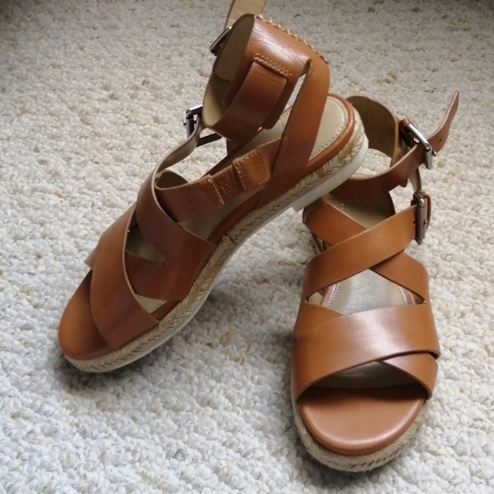 Sandal - Picture 2 of 5